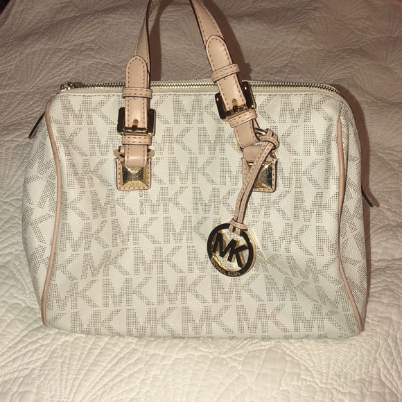 Michael Kors Handbags - Michael Kors purse